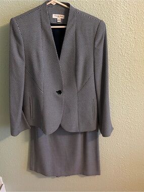 Amanda Smith Navy and White Women's Suit Jacket and skirt Size 8